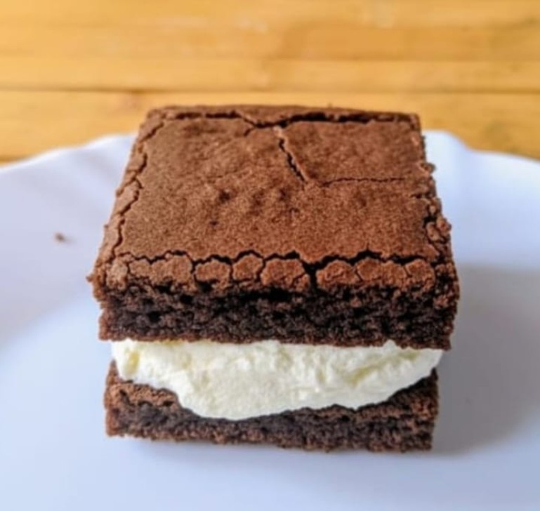 Brownie Recheado - creme de ninho